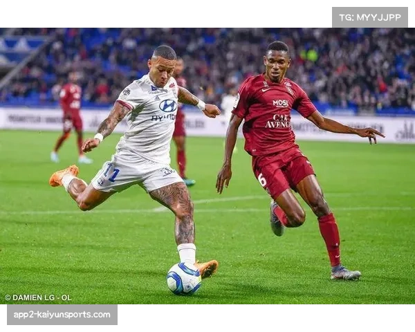 梅斯更换主帅后首场比赛取得胜利 新帅首秀成焦点引发热议