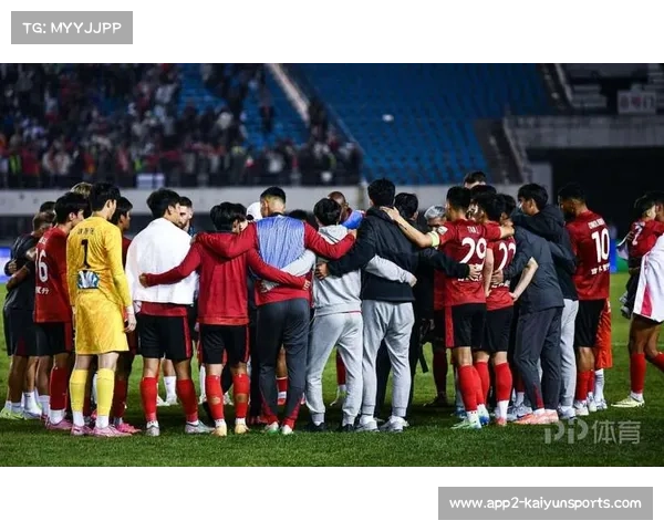 2025中超落幕:海港王朝确立,梅州客家与长春亚泰降入中甲 2025中超落幕:海港王朝确立,梅州客家与长春亚泰降入中甲